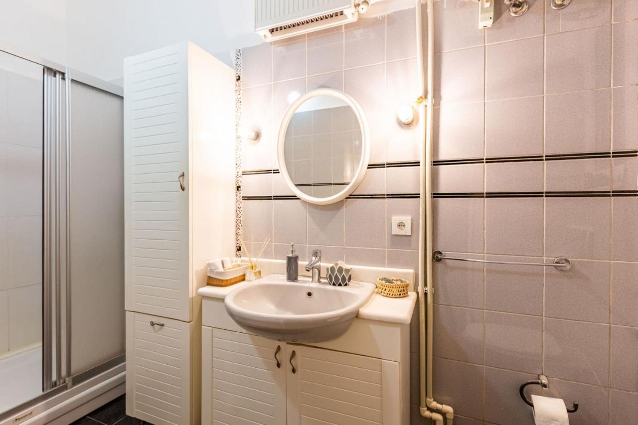 Historical Flat With A Lovely Sea View In Beyoglu Истанбул Екстериор снимка