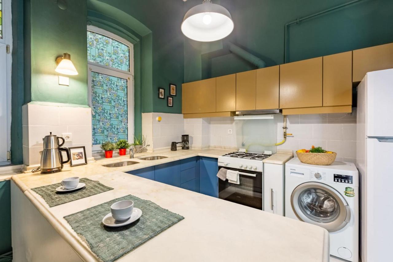 Historical Flat With A Lovely Sea View In Beyoglu Истанбул Екстериор снимка
