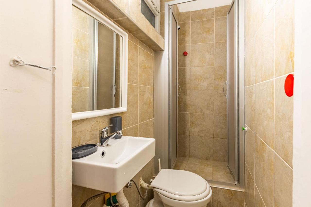 Historical Flat With A Lovely Sea View In Beyoglu Истанбул Екстериор снимка